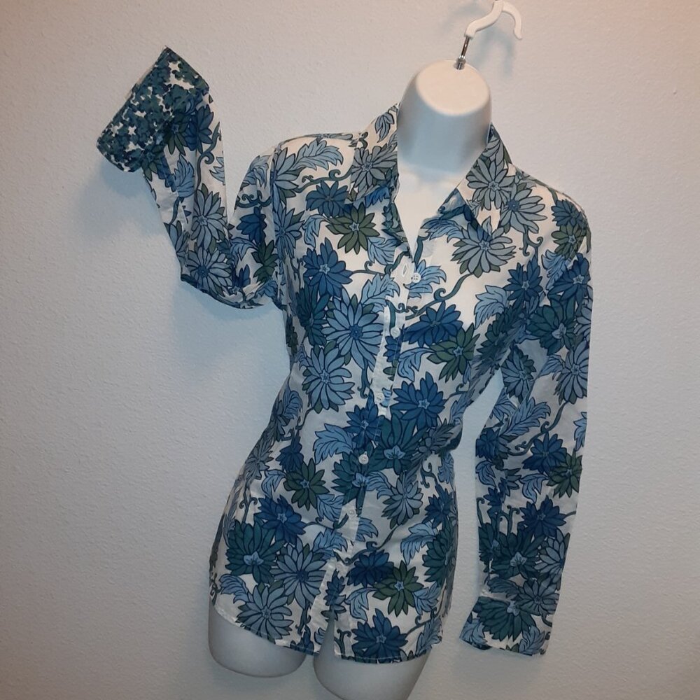 Charter Club * Sz 8 * Lightweight LS Blue & White Floral Dress Shirt * Like New